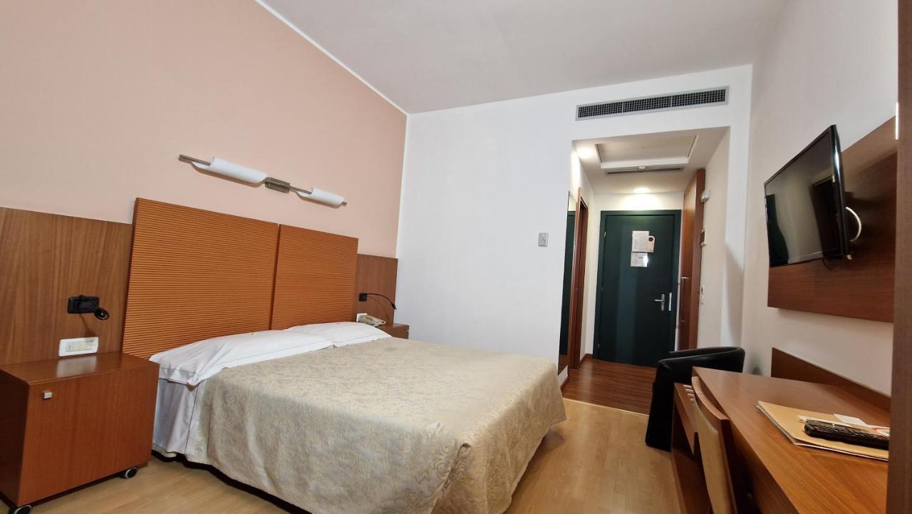 Bella Italia Palace Hotel Novara Exterior photo