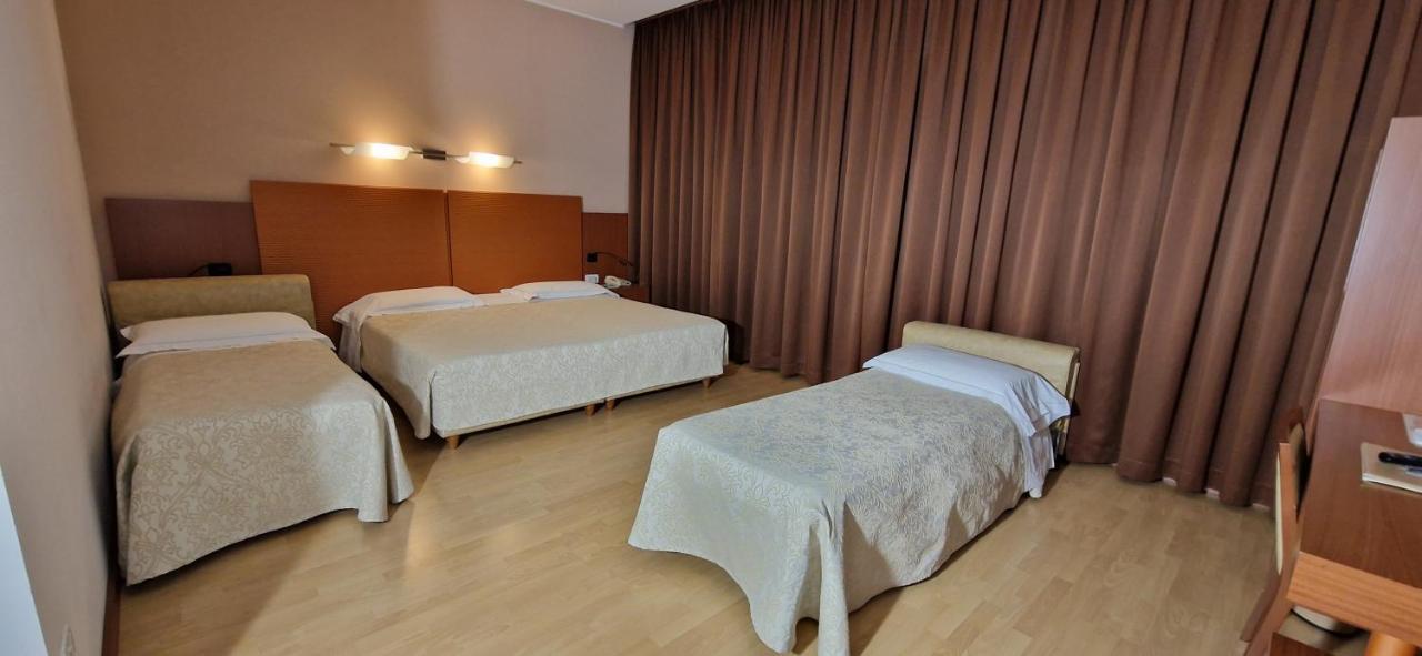 Bella Italia Palace Hotel Novara Exterior photo