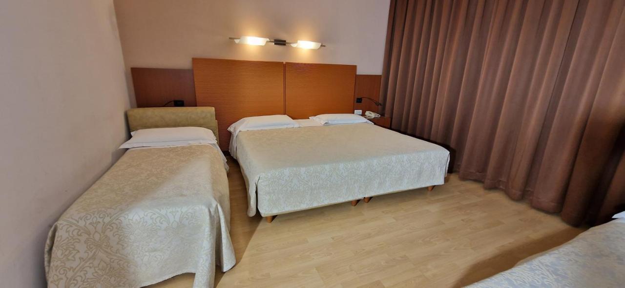 Bella Italia Palace Hotel Novara Exterior photo