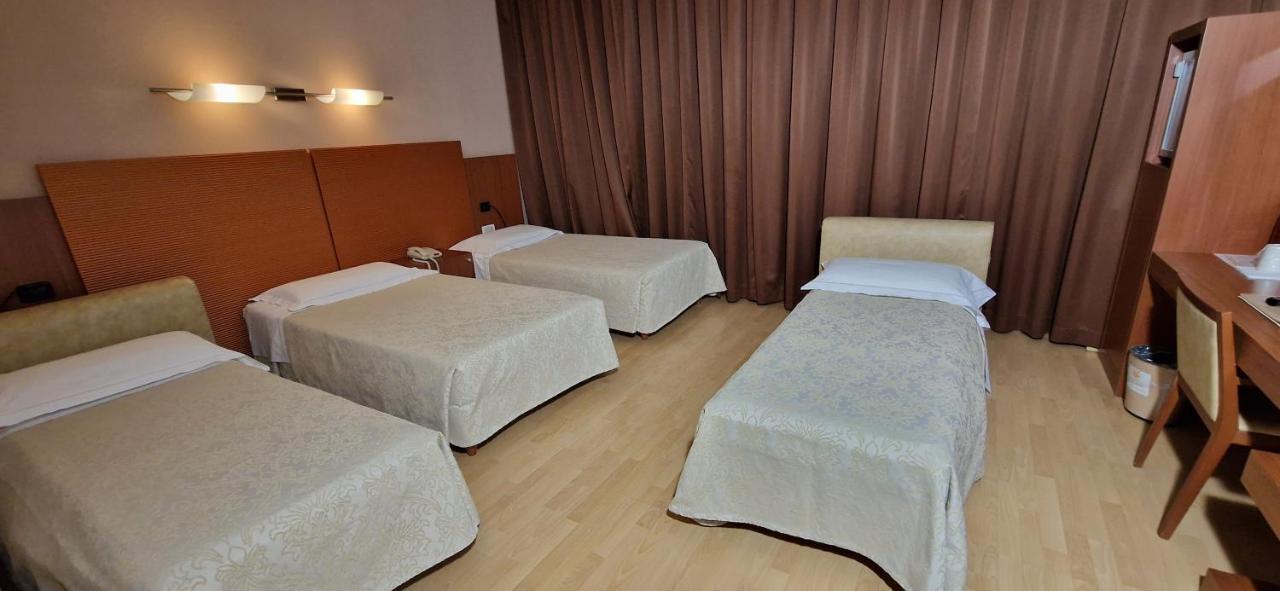 Bella Italia Palace Hotel Novara Exterior photo