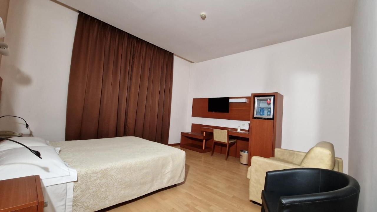 Bella Italia Palace Hotel Novara Exterior photo