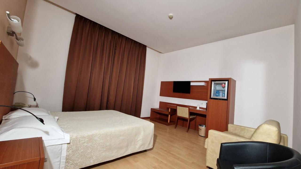 Bella Italia Palace Hotel Novara Exterior photo