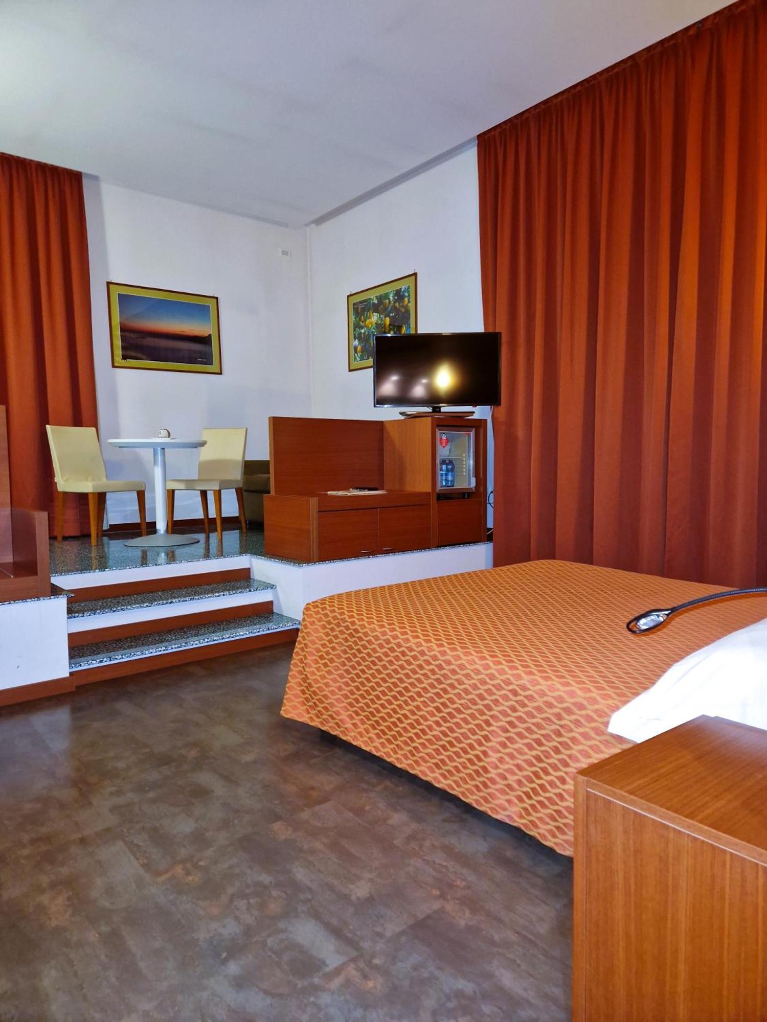 Bella Italia Palace Hotel Novara Exterior photo
