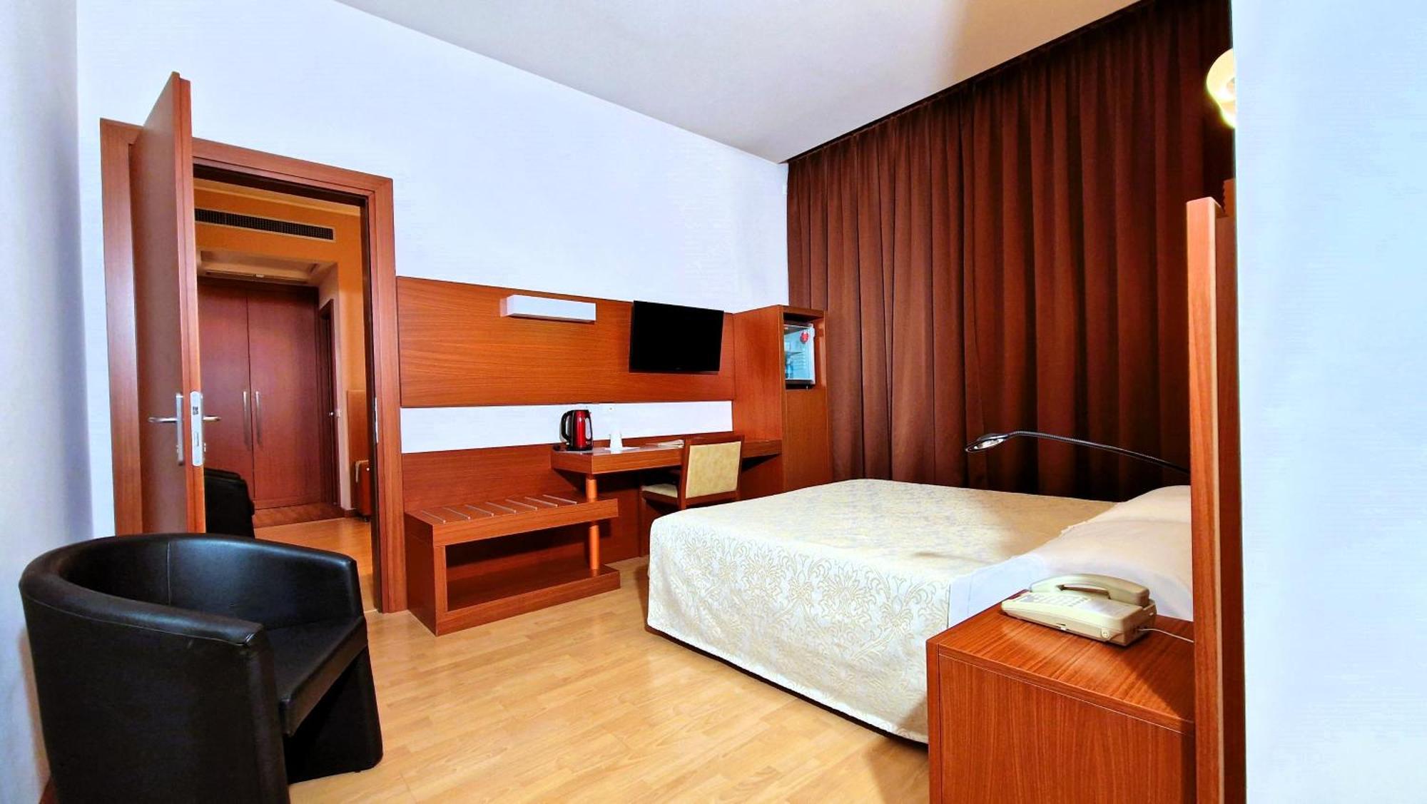 Bella Italia Palace Hotel Novara Exterior photo