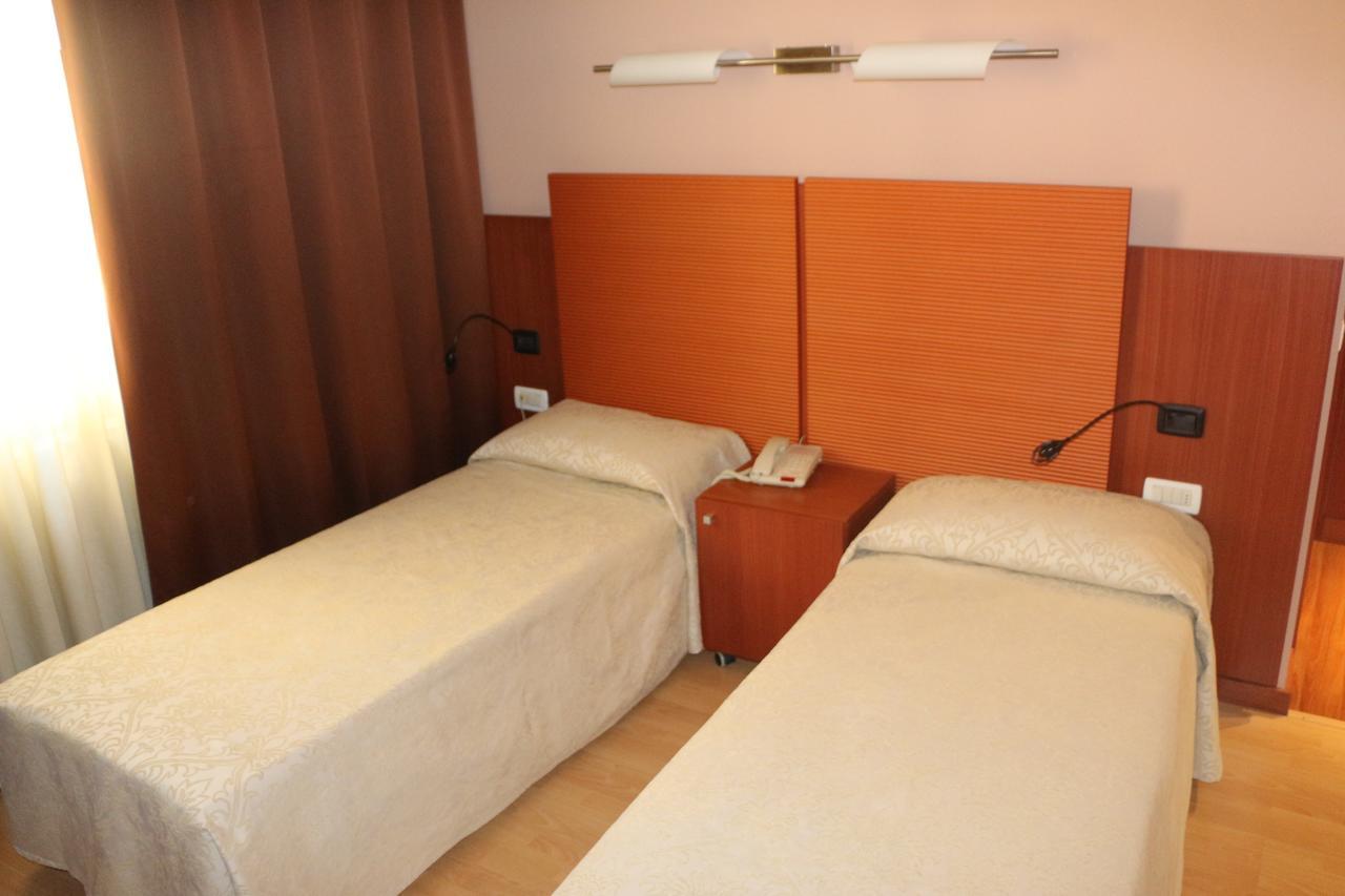 Bella Italia Palace Hotel Novara Exterior photo